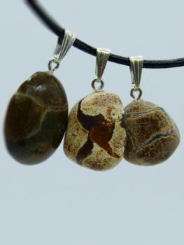 Thunderegg (Amulettstein) aus Australien, mit Silberöse